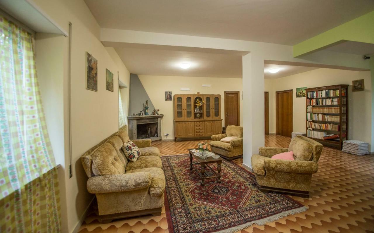 Bed and Breakfast Residenzadelia à Ronciglione  Extérieur photo