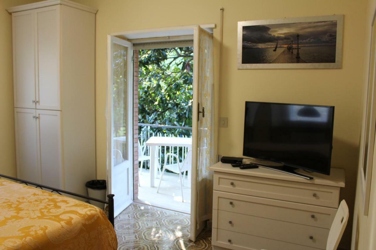 Bed and Breakfast Residenzadelia à Ronciglione  Extérieur photo